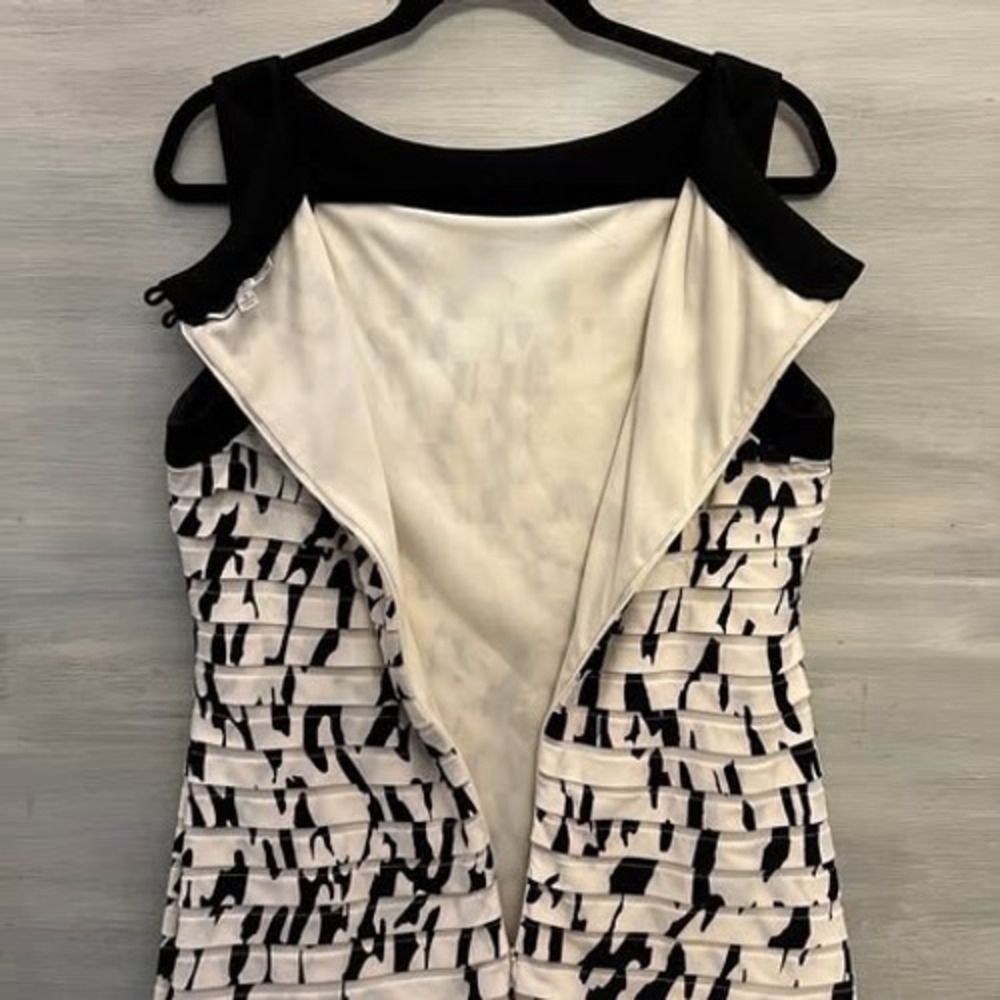 Sandra Darren Abstract Sleeveless Tiered Textured Knee Length Dress Size 14 GC - Picture 8 of 10